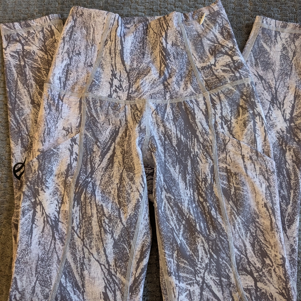 Gray and White Patterned Leggings